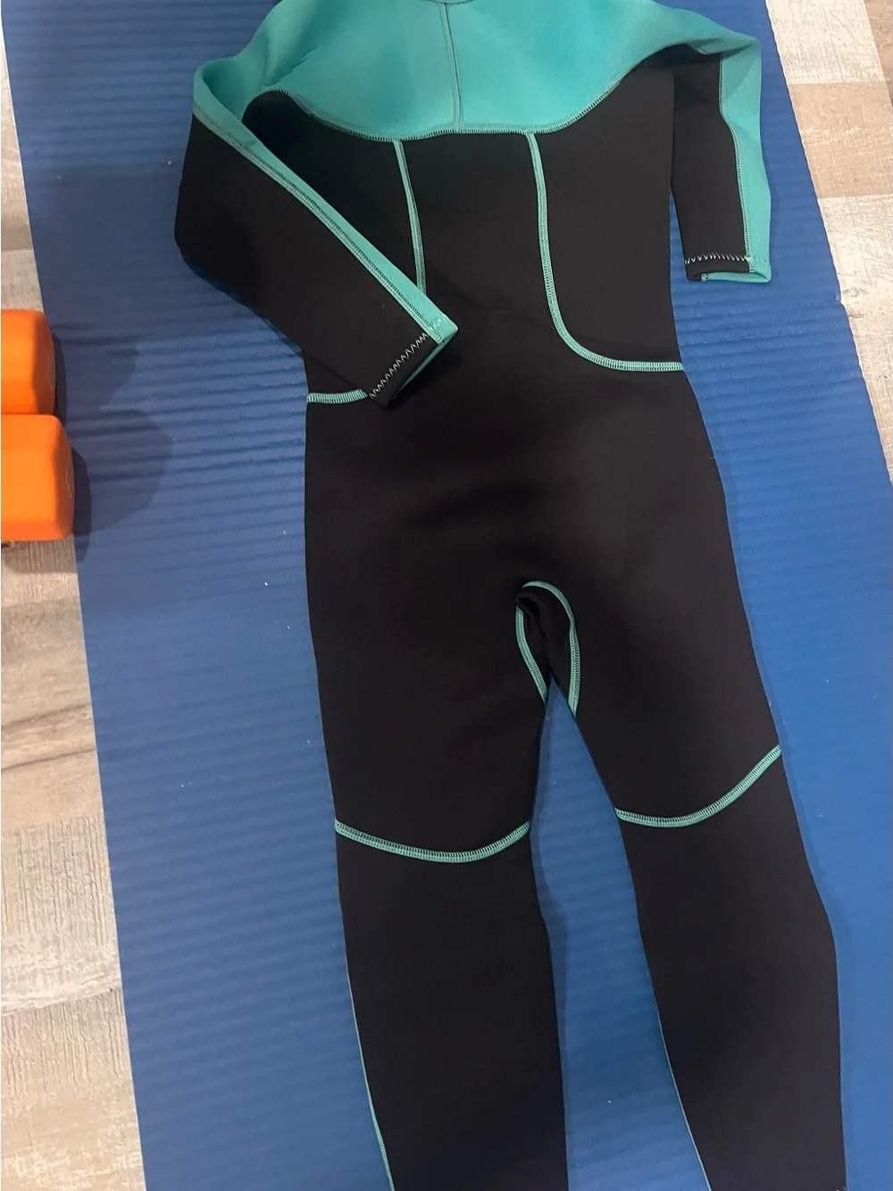 Hento Kids Full Body Wetsuit in Teal and Black